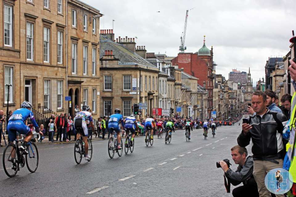The men's road race around the city